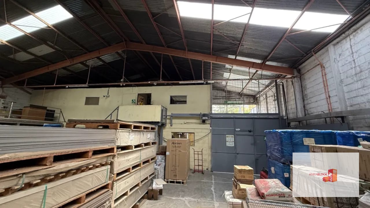 Bodega amplia de esquina en El Naranjo — Bodega / Ofibodega en Alquiler en Zona 4 Mixco, Guatemala, Ciudad — foto 5 de 10