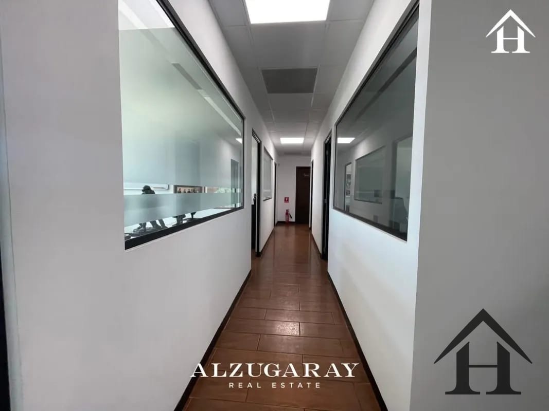 REMATO oficina Edif. Pialé zona 10 — Oficina en Venta en Pialé, Zona 10, Guatemala, Ciudad — foto 4 de 9