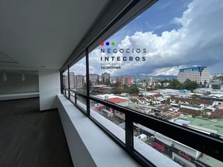 Alquilo Amplia Oficina en Zona 10 (copia) — Oficina en Alquiler en Centro Empresarial, Zona 10, Guatemala, Ciudad — miniatura 8 de 10
