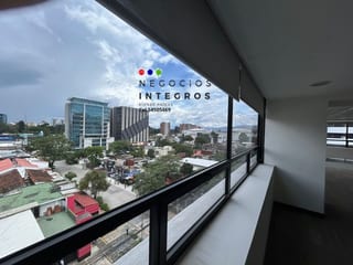 Alquilo Amplia Oficina en Zona 10 (copia) — Oficina en Alquiler en Centro Empresarial, Zona 10, Guatemala, Ciudad — miniatura 7 de 10