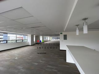 Alquilo Amplia Oficina en Zona 10 (copia) — Oficina en Alquiler en Centro Empresarial, Zona 10, Guatemala, Ciudad — miniatura 6 de 10