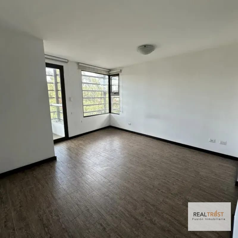 Rento Amplio Apartamento Zona 15 — Apartamento en Alquiler en Zona 15, Guatemala, Ciudad — foto 3 de 9