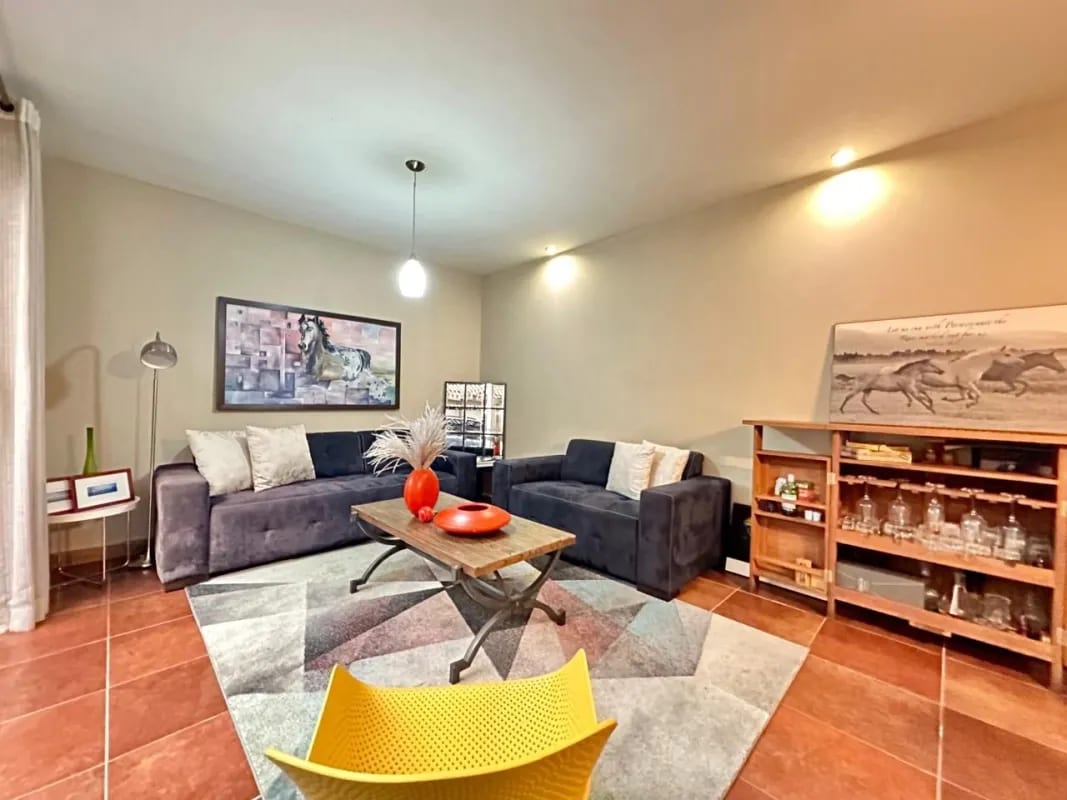 Casa con estilo moderno en Venta Condominio Km. 14 — Casa en Venta en Carretera a El Salvador, Guatemala, Ciudad — foto 1 de 8