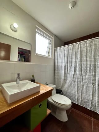 Casa con estilo moderno en Venta Condominio Km. 14 — Casa en Venta en Carretera a El Salvador, Guatemala, Ciudad — miniatura 3 de 8